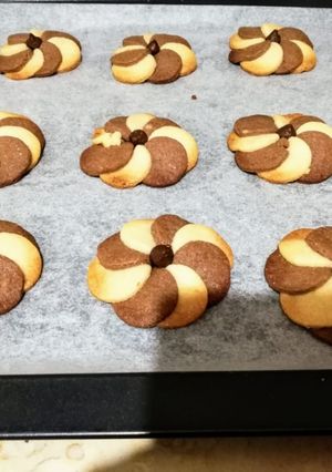 A picture of Flower Cookies.