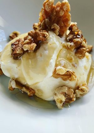 A picture of Homemade greek yoghurt.