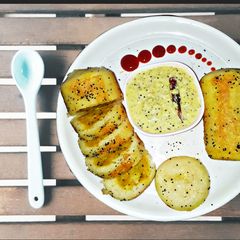 A picture of Stuffed idli with different style.