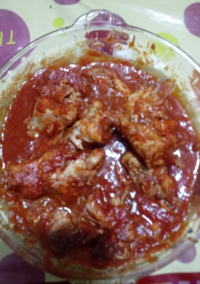 Una foto de Conejo campero con tomate en la olla gm g