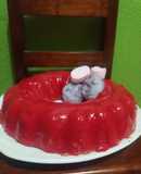 Mousse de piloncillo, rellena de jelly de  tejocote con guayaba