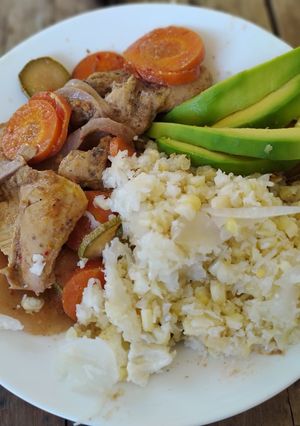 Una foto de Pollo en salsa de ciruela