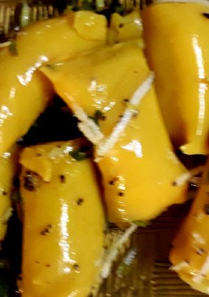 A picture of Khandvi.
