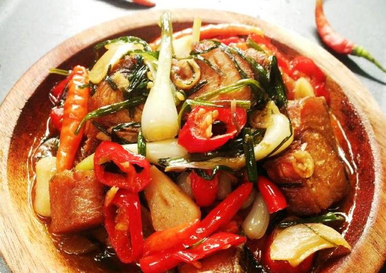  Resep  Ikan Asin Bawang  Rambut  Asam Pedas Mantab oleh 