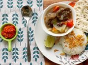 Gambar sup buntut ala restoran