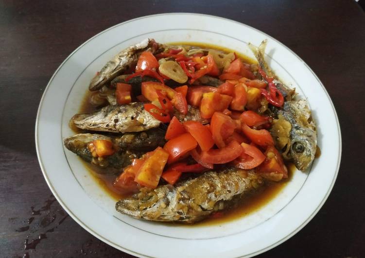 makanan Oseng Ikan layang yang Enak Banget