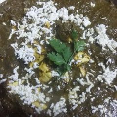 A picture of Palak paneer.