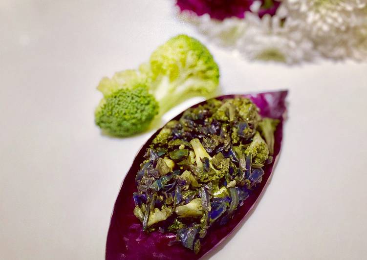 Recipe of Quick Broccoli and Red cabbage Bhaji. #NewYearNewYou