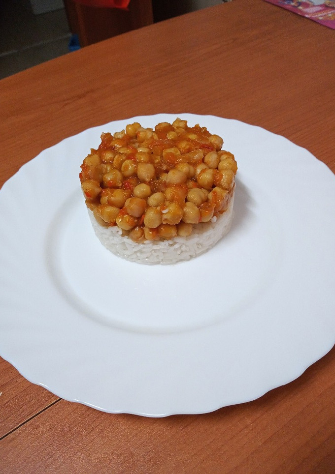 Una foto de Zócalo de arroz blanco con garbanzos