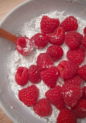 Une photo de Pudding de graines de chia et framboises