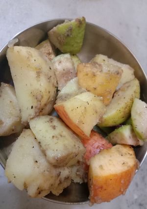 A picture of Mix Fruit Chaat.