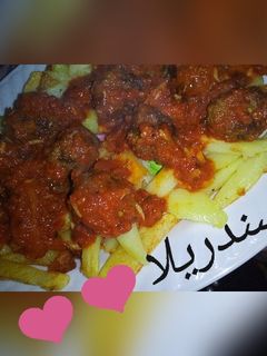 صورة لوصفة كرات لحم مفروم مع بطاطا مقلية 👍👍