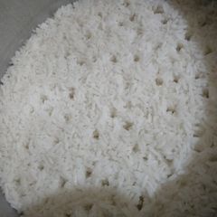 A picture of Boil rice.