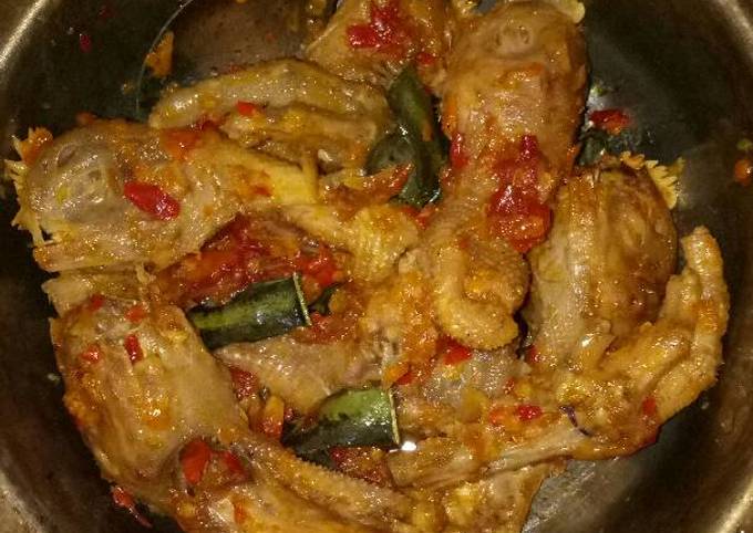 Resep Ceker And Kepala Ayam Pedas Mercon Banting Oleh Reny Sabai Cookpad