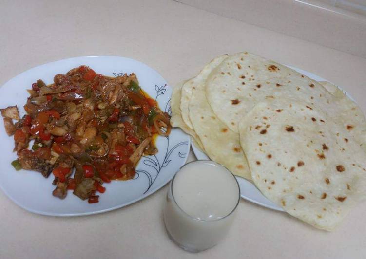 Recipe of Favorite Khubus(bread)with chicken sauce