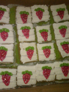 Foto resep Cake potong strawberry