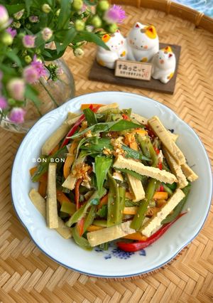 Hình của món Gỏi Tiến Vua Chả Lụa Chay.