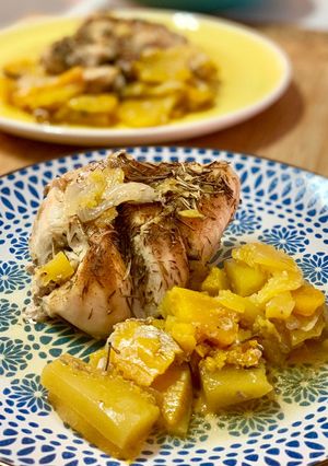 Una foto de Pollo asado con verduras de otoño🍂