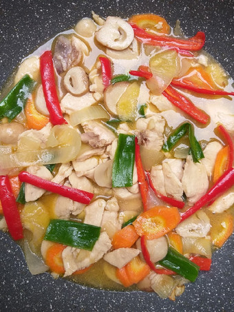 Resep Cah ayam jamur dan wortel (masak minyak samin) Praktis