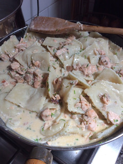 Una foto de Sorrentinos con salmón a la crema