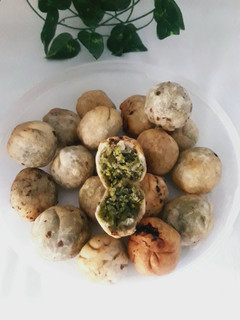 લીલવા ની કચોરી (Lilva Kachori Recipe In Gujarati) રેસીપી મુખ્ય ફોટો