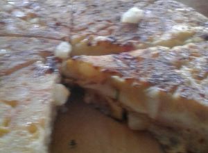 Una foto de Tortilla de papas rellena
