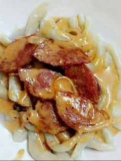 Una foto de Domplin con salami