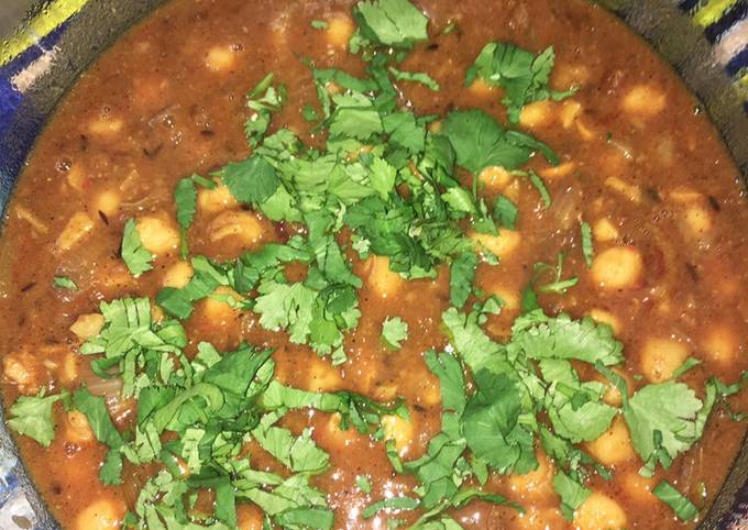 Recipe of Quick Chole (Mildly spiced tangy chickpeas)