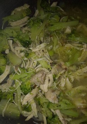 Foto resep Brokoli ayam suwir berkuah