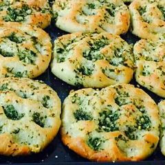A picture of Baked Stuffed Spinach Aloo Kulcha Recipe.