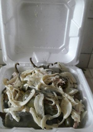 Una foto de Chiles en frío de atún