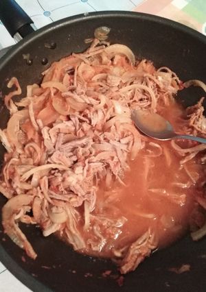 Una foto de Tostadas de tinga de res