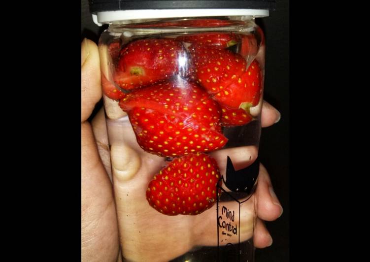 Resep: SempurnaInfused Water Strawberry