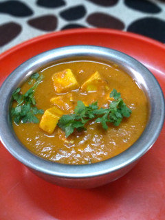 શાહી પનીર(Shahi paneer Recipe in Gujarati) રેસીપી મુખ્ય ફોટો