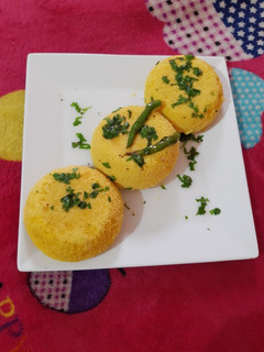 कटोरी ढोकला (katori dhokla recipe in hindi) रेसिपी मुख्य फोटो