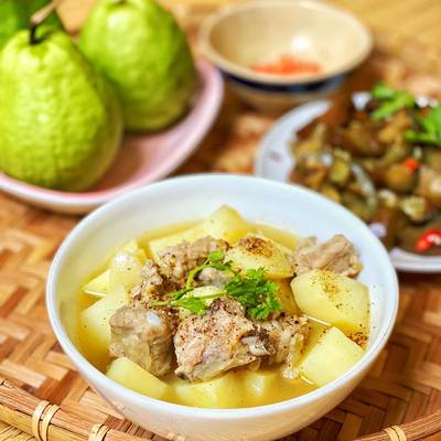 Cách Làm Món Canh Khoai Tây Nấu Xương Heo Của Nguyễn Hoàng Yến - Cookpad