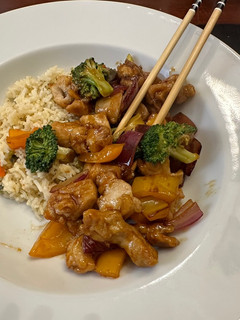 A picture of General Tso Chicken.