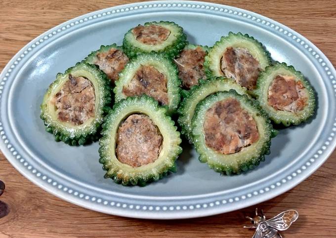 Simple Way to Prepare Favorite ★Stuffed bitter gourd with mackerel★