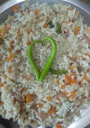 मिक्स वेज फ्राइड राइस (mix veg fried rice recipe in Hindi) रेसिपी मुख्य फोटो