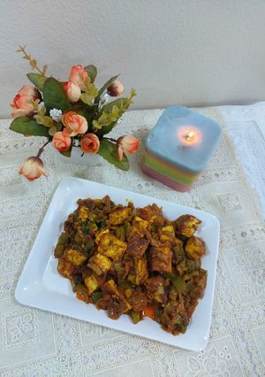 A picture of Paneer tikka masala.