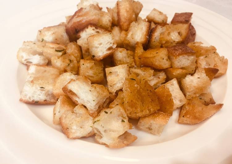 Steps to Prepare Ultimate Crunchy Garlic &amp; Thyme Croutons