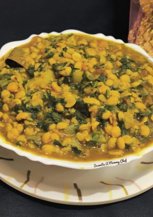 A picture of Palak aloo chana dal sabzi.