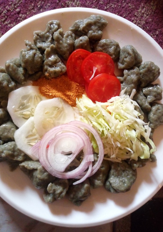 A picture of Danwake with cabbages and chilli.