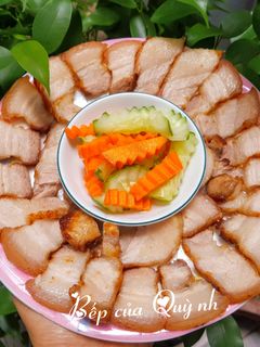 Hình của món Thịt ba chỉ áp chảo, dưa góp.