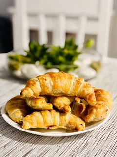 Una foto de Croissant rellenos de Nutella 🥐🍫