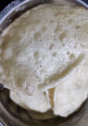 লুচি (luchi recipe in Bengali) রেসিপির প্রধান ছবি