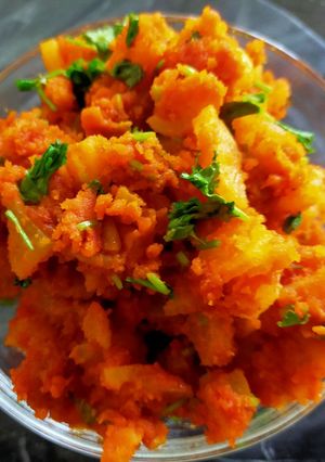 A picture of Mooli Sabzi.
