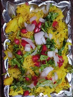 पोहा आलू (Poha aloo recipe in hindi) रेसिपी मुख्य फोटो