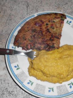 Una foto de Tortilla de Tallos y Hojas de Betarraga (Remolacha)