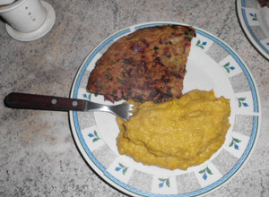Una foto de Tortilla de Tallos y Hojas de Betarraga (Remolacha)